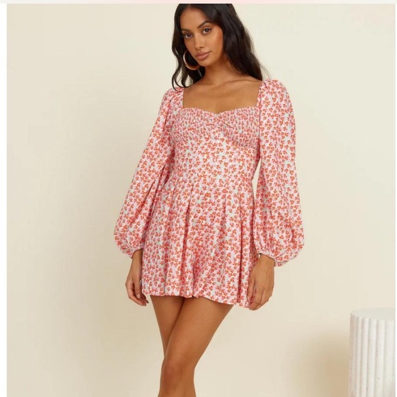 Chic Floral Romper with Puff Sleeves - Picture 1 of 4